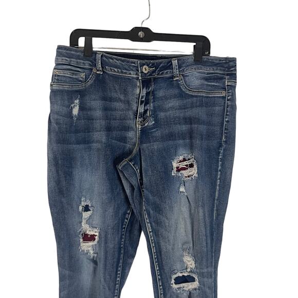 Maurices Women's Size XL W 36 Plaid Patch Fall Distressed Skinny Jeans - Picture 2 of 11